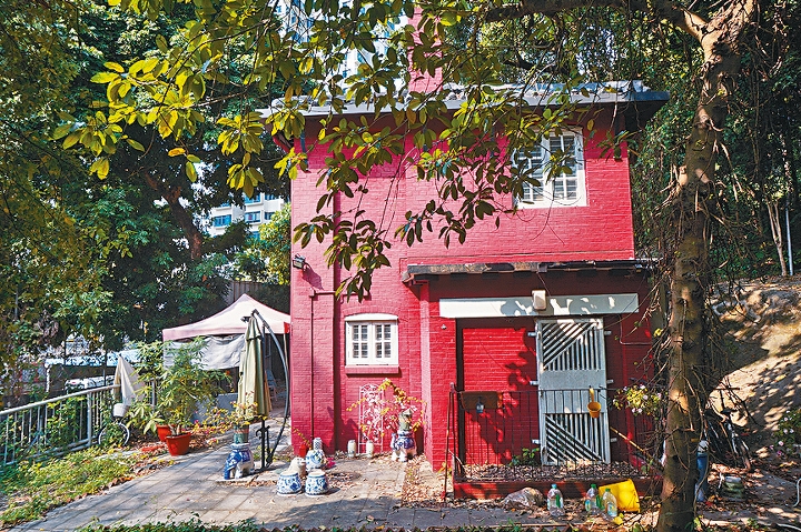 前身為警察宿舍的紅磚屋，已在2009年被列為二級歷史建築。