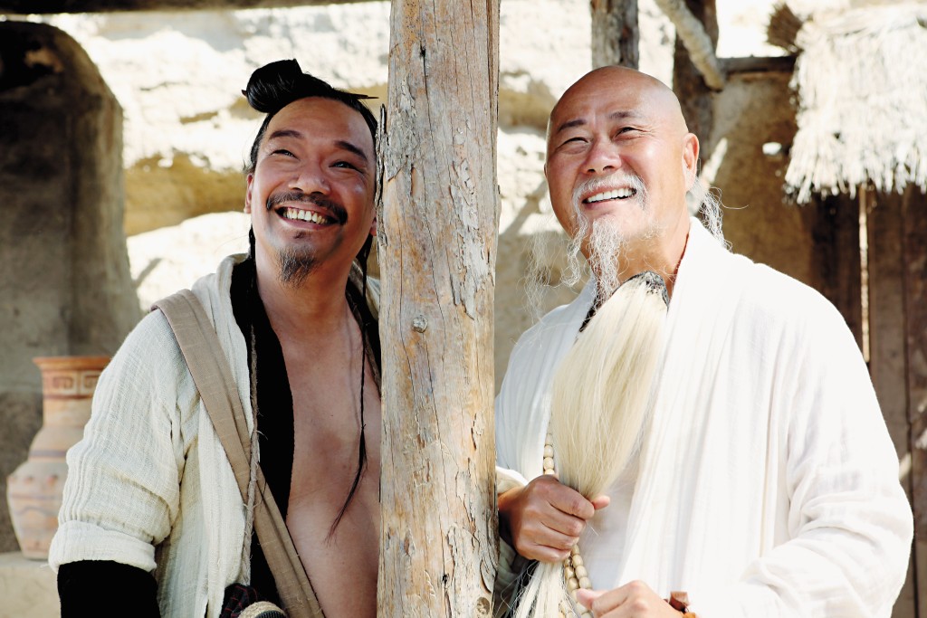 劉鎮偉（右）於《越光寶盒》重現經典「菩提老祖」造型。