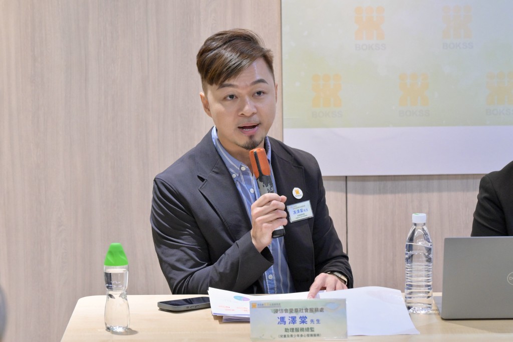 馮澤棠表示,有逾2成受訪學生的容貌焦慮屬於高風險。 馮澤棠表示,有逾2成受訪學生的容貌焦慮屬於高風險。