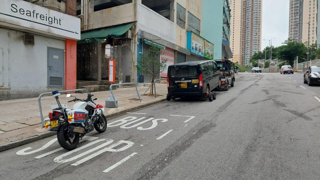 警葵青打擊貨車違泊。警方提供