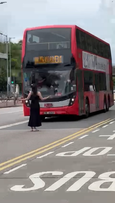 女子一度指責車長。(網片截圖)