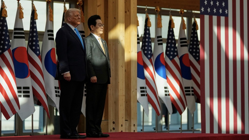 特朗普與李在明出席歡迎儀式。 美聯社 特朗普與李在明出席歡迎儀式。 美聯社