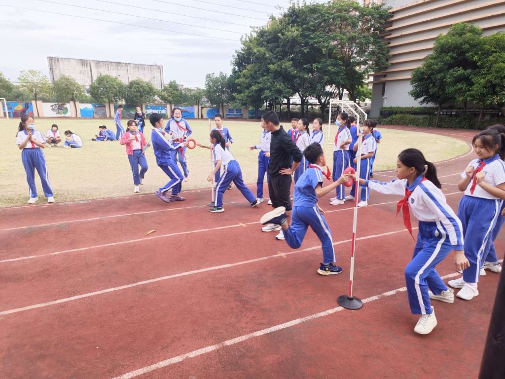 深圳的公立小學及初中，明年起要每天也為學生上體育課。網絡圖片