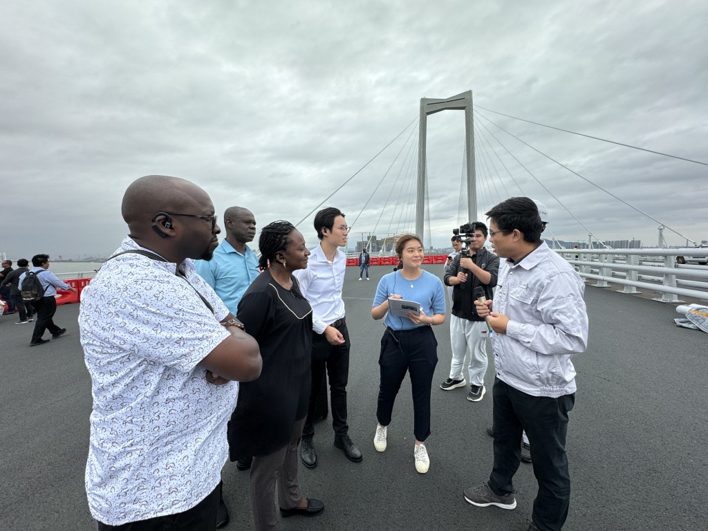 學員到訪港珠澳大橋了解國家大型基建發展和反腐措施。廉署提供圖片