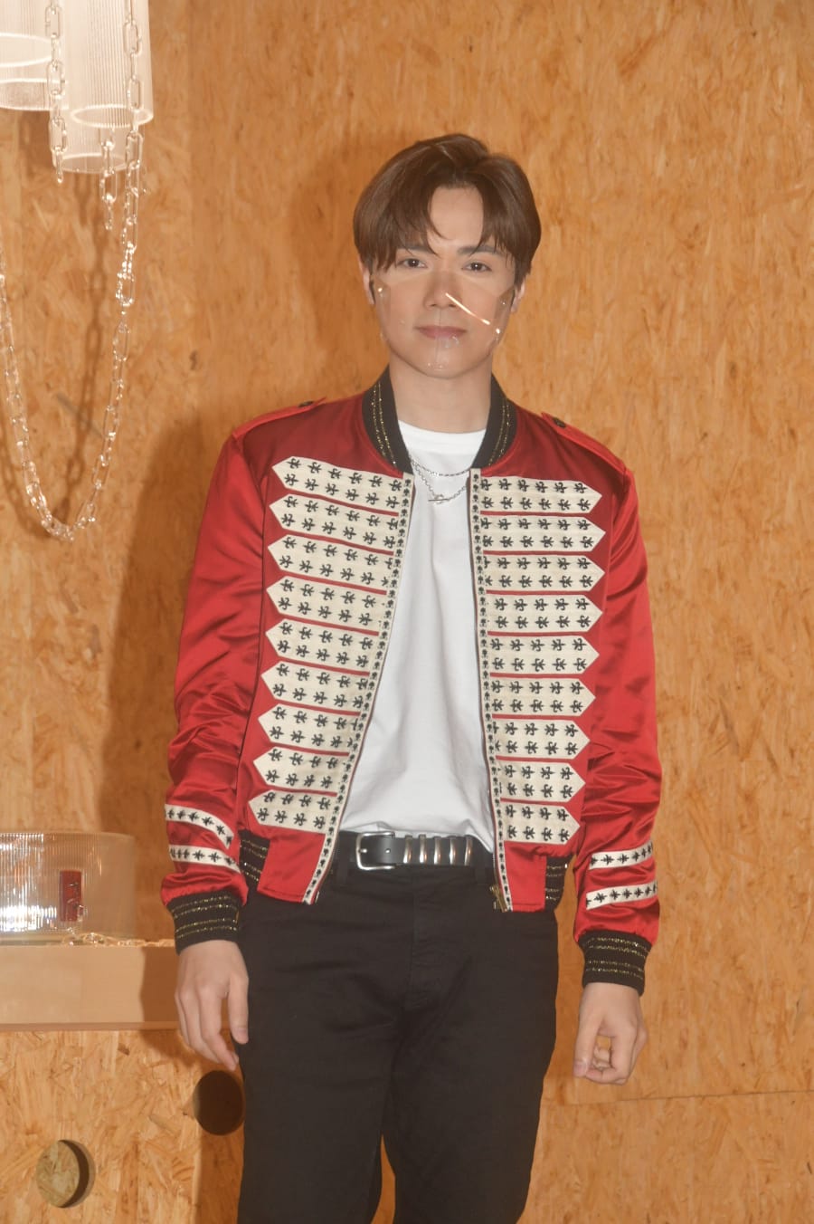 轩仔表示将举行入行20年的庆祝活动。