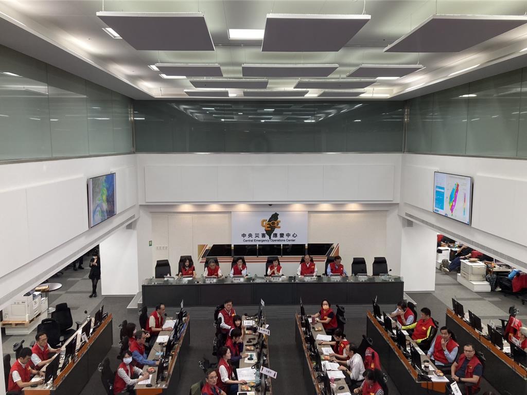 台灣的中央災害應變中心統計的失蹤人數，出現3小時大減近九成情況。中時