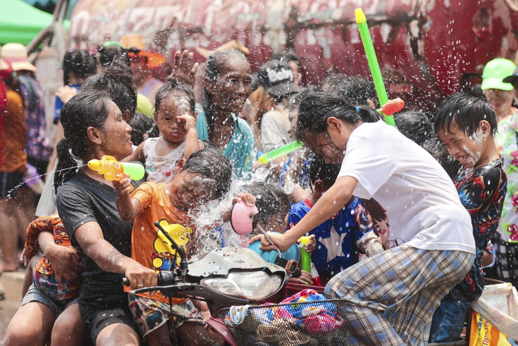 消息指，泰國政府擬延長潑水節的日子。
