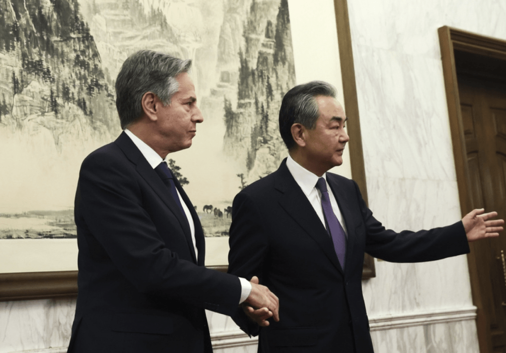 今年6月，王毅在北京会见访华的布林肯。美联社