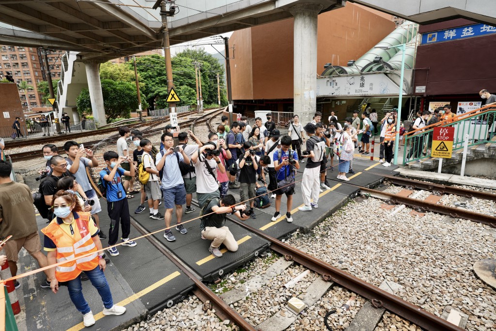 現場有不少鐵路迷在場。蘇正謙攝