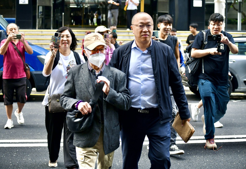 何伯晚年官司纏身。資料圖片