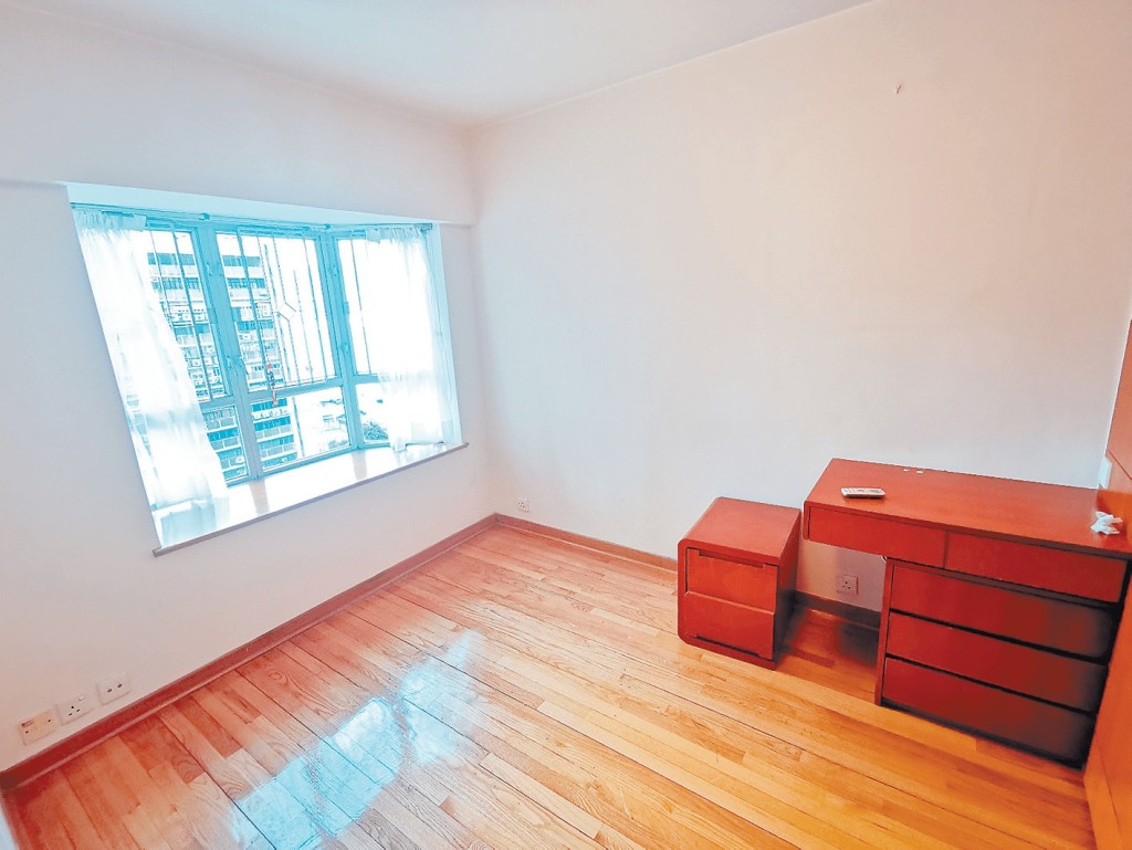 房間間隔方正實用,易於擺放寢具。