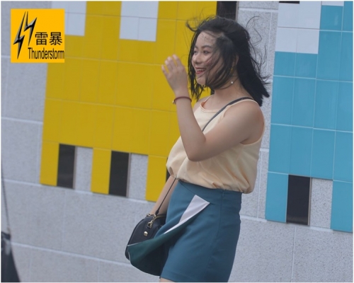 天文台發出的雷暴警告,有效時間延長至下午1時30分。 資料圖片