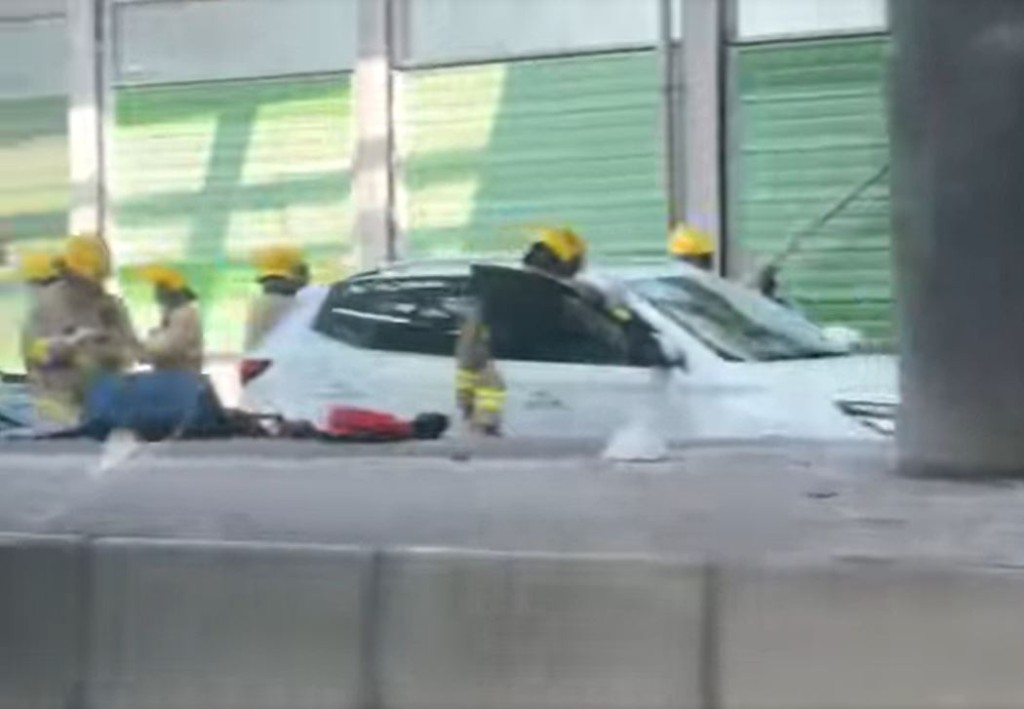 現場涉及3部私家車。FB：Ricky Tam@屯門公路塞車關注組