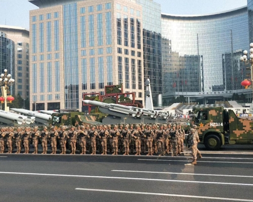 安裝在戰艦上的海紅旗9B防空導彈。