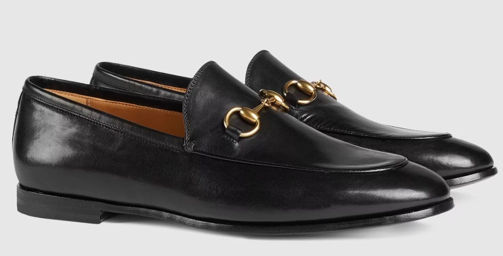 Anello & Davide為英女皇訂製的皮鞋，有點像Gucci Horsebit款式。