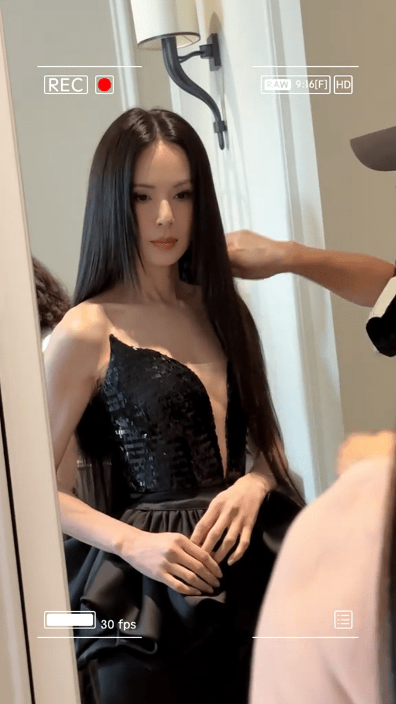 李若彤也有在抖音贴化妆短片。