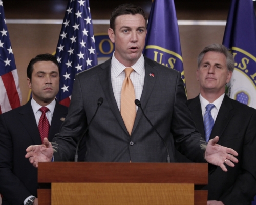 加州共和黨眾議員亨特(中)。AP