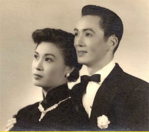 罗艳卿于1953年与大老倌何非凡结婚，年时更成为城中盛事，不过4年后两人离婚收场。