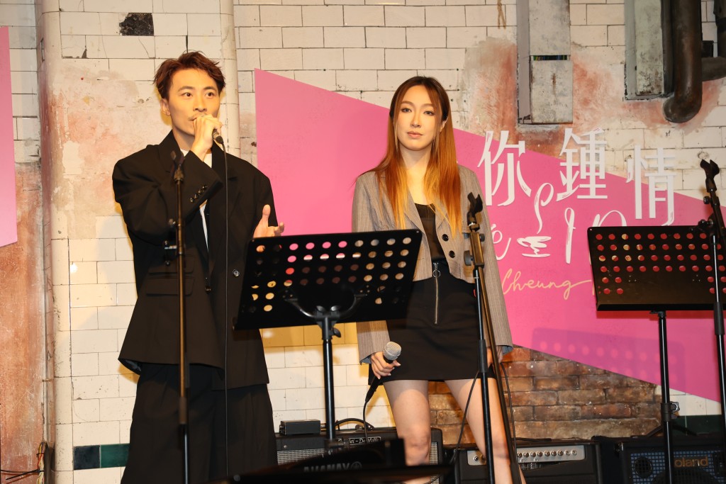 黃劍文與葉巧琳即場唱出舞台劇主題曲。