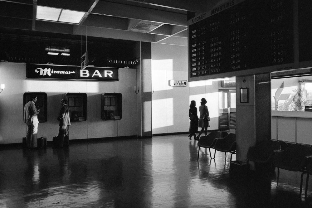 告别启德机场25载｜Greg Girard, Inside Kai Tak Airport, Hong+Kong, 1977