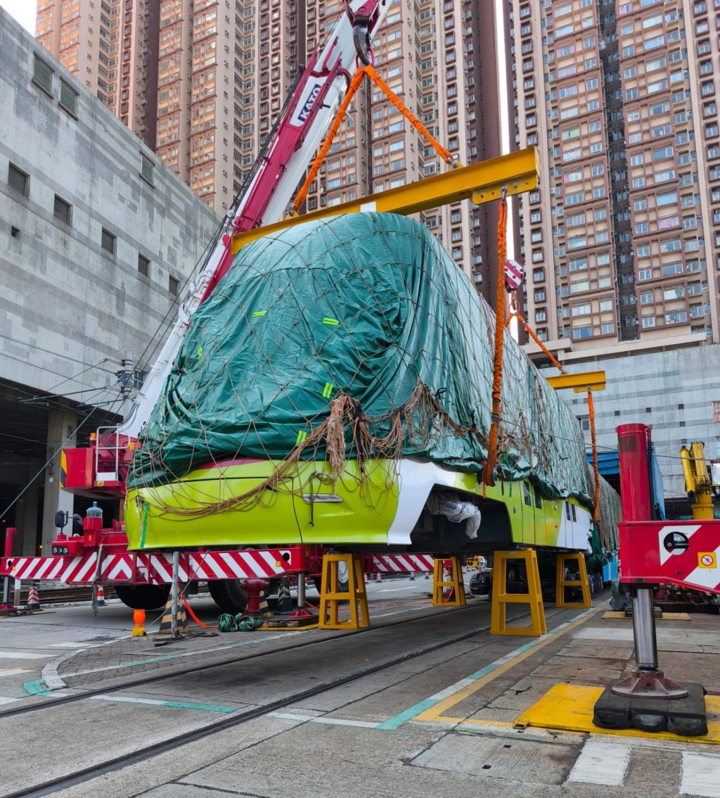 租用作研究用途的低地台列車亦已於昨日送回內地相關製造商。港鐵提供