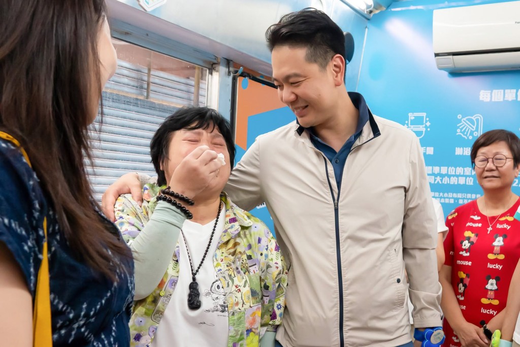 立法會議員周浩鼎亦一同前往。何永賢FB圖片 立法會議員周浩鼎亦一同前往。何永賢FB圖片