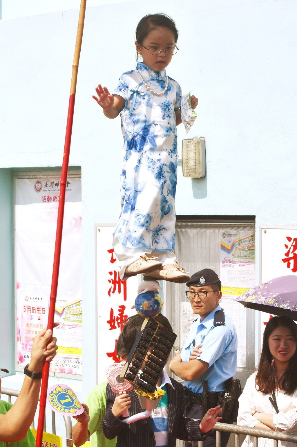 飄色打扮成新聞和政治人物等,諷刺時弊。資料圖片 飄色打扮成新聞和政治人物等,諷刺時弊。資料圖片