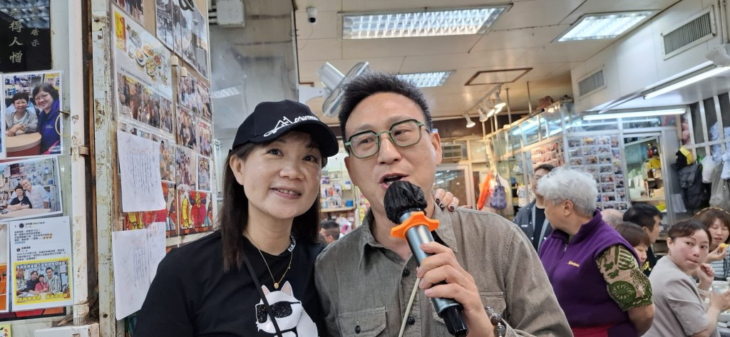 周國豐的姐姐和姐夫。 周國豐的姐姐和姐夫。