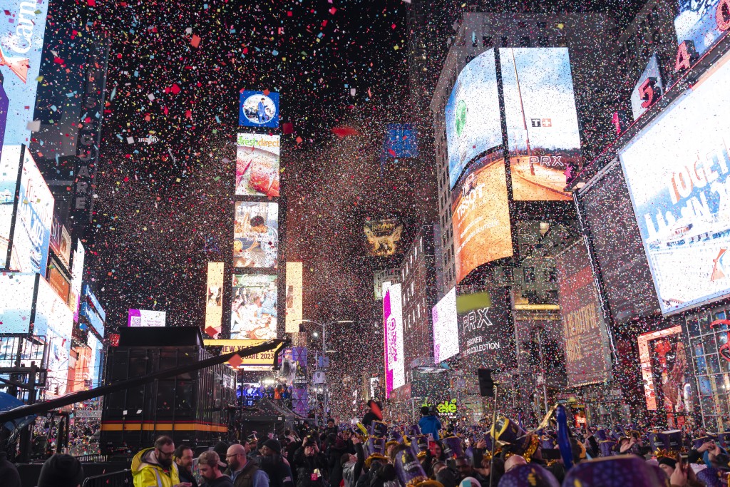 纽约市时代广场庆祝活动有男子施袭。 AP图