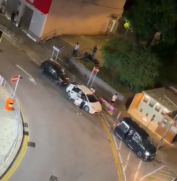 他們其後分批駕車離開。fb 車cam L（香港群組）ModestShark1165影片截圖 