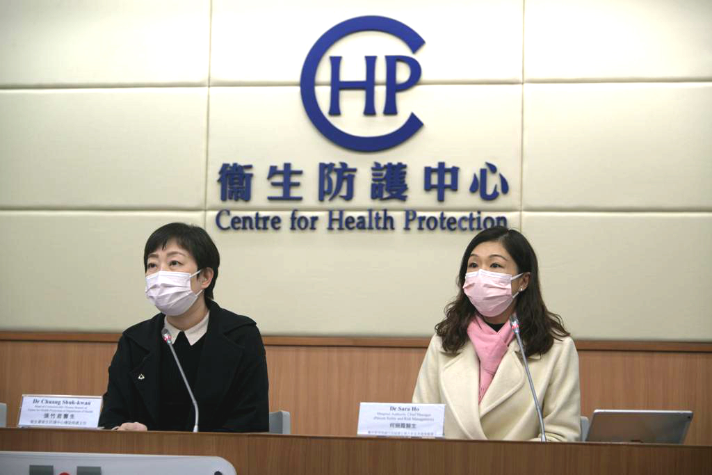 張竹君（左）指疫情比較反覆仍然要觀察。