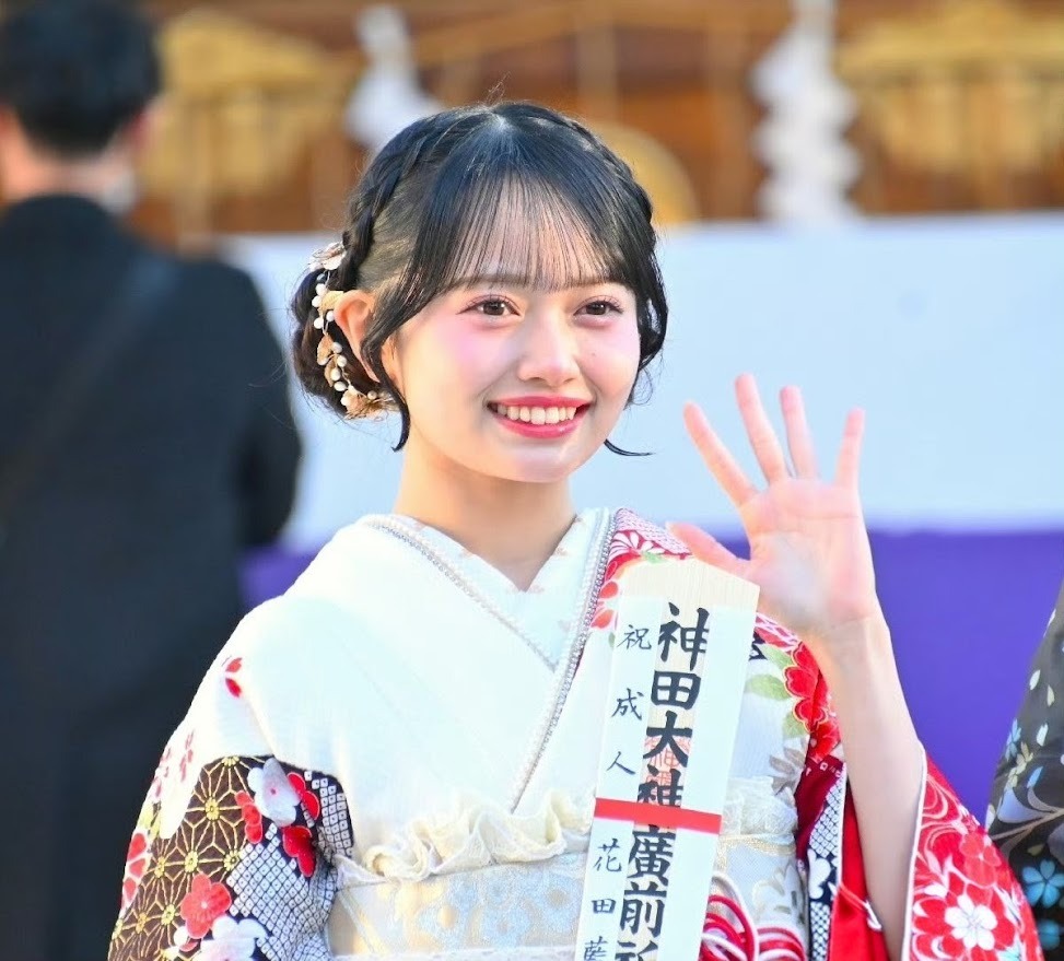 花田被解約及剃頭事件在日本娛樂圈引發軒然大波。