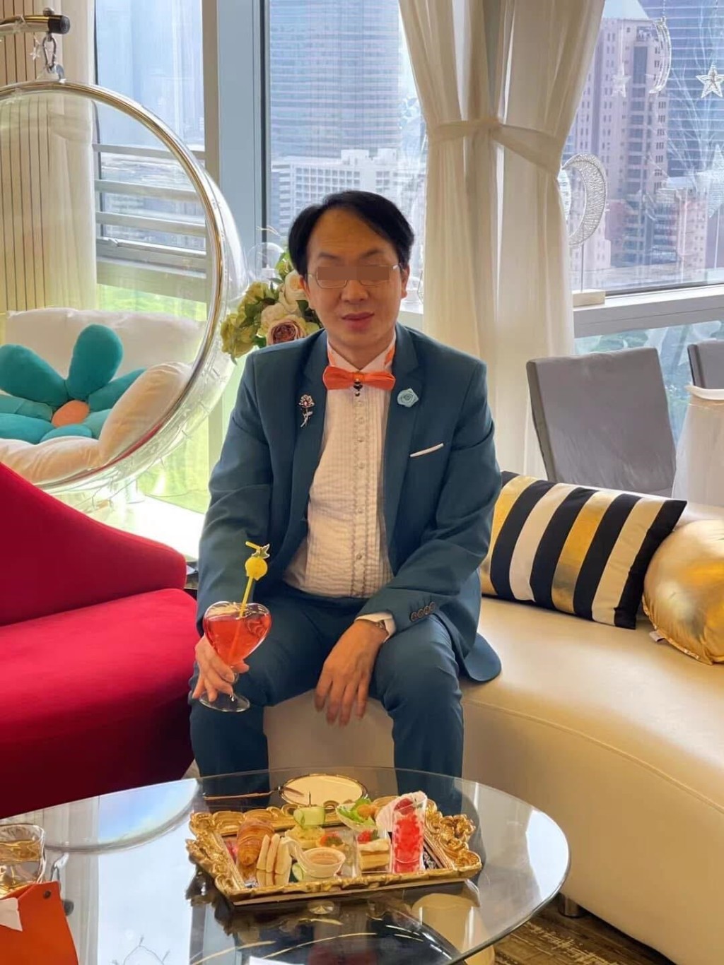劉子儀當時拍下郭總多張照片。 劉子儀當時拍下郭總多張照片。