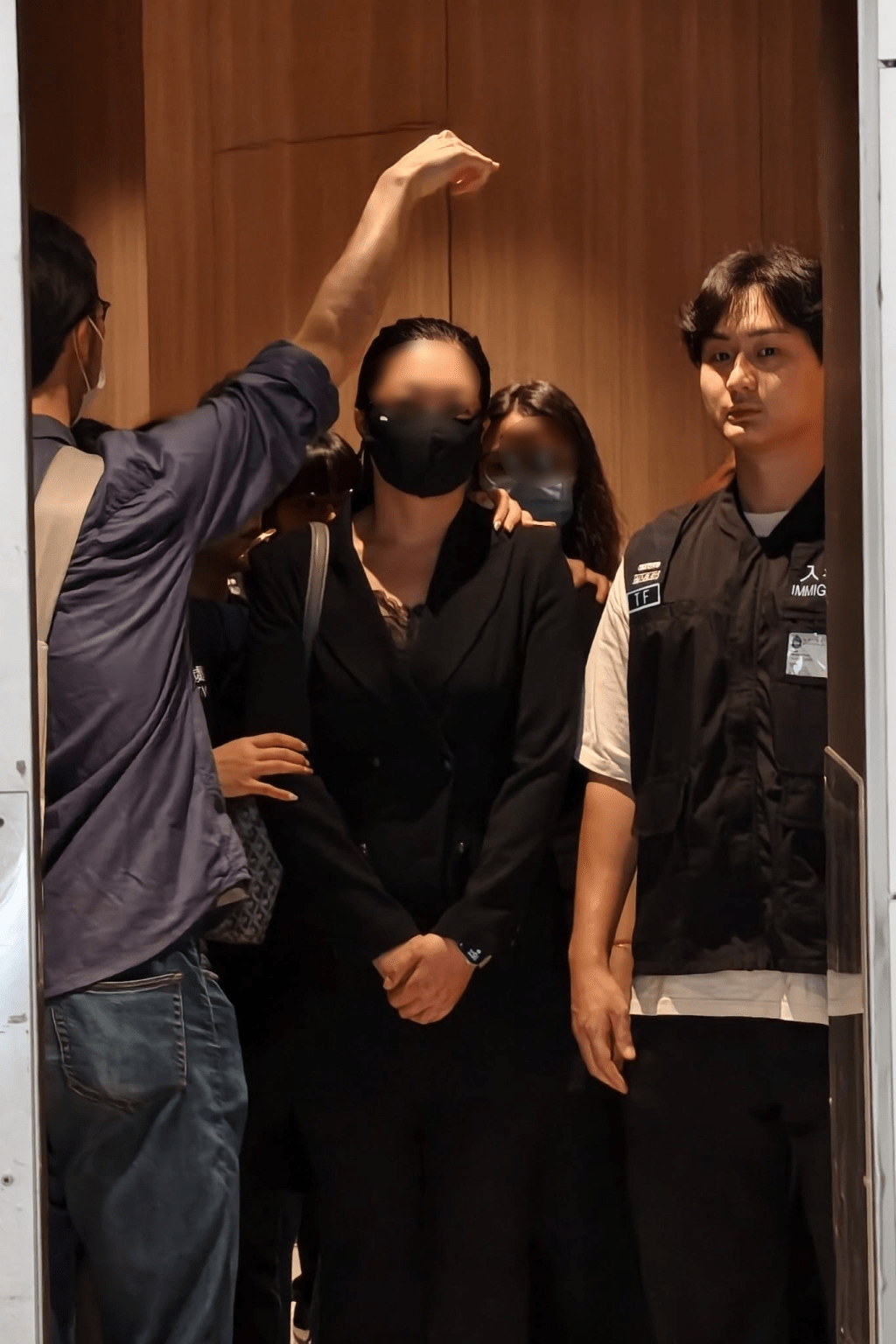 據了解，有被捕黑工曾多天即日出入境內地及香港。