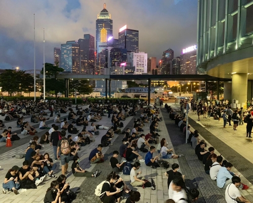 有團體傍晚在立法會示威區舉行反修例集會。