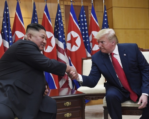 有分析認為朝中社的報道只修補金正恩河內峰會空手而回的受損形象。AP 