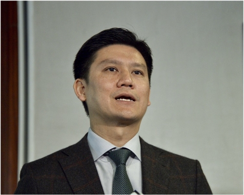 譚文豪認為民航處應跟隨其他國家的做法禁飛該飛機型號。