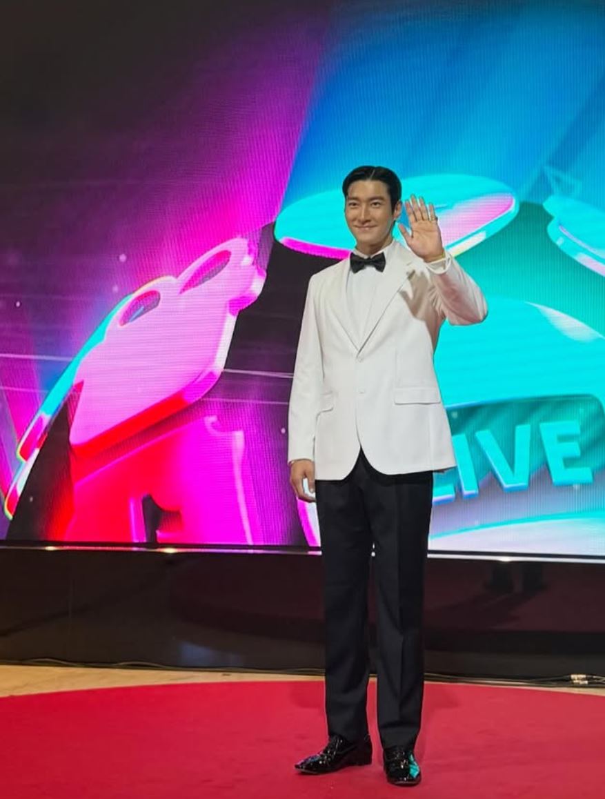 SJ始源在台灣有超強人氣。IG@siwonchoi