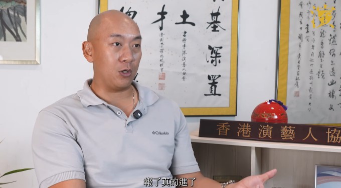 李嘉表示曾做輔警。 李嘉表示曾做輔警。