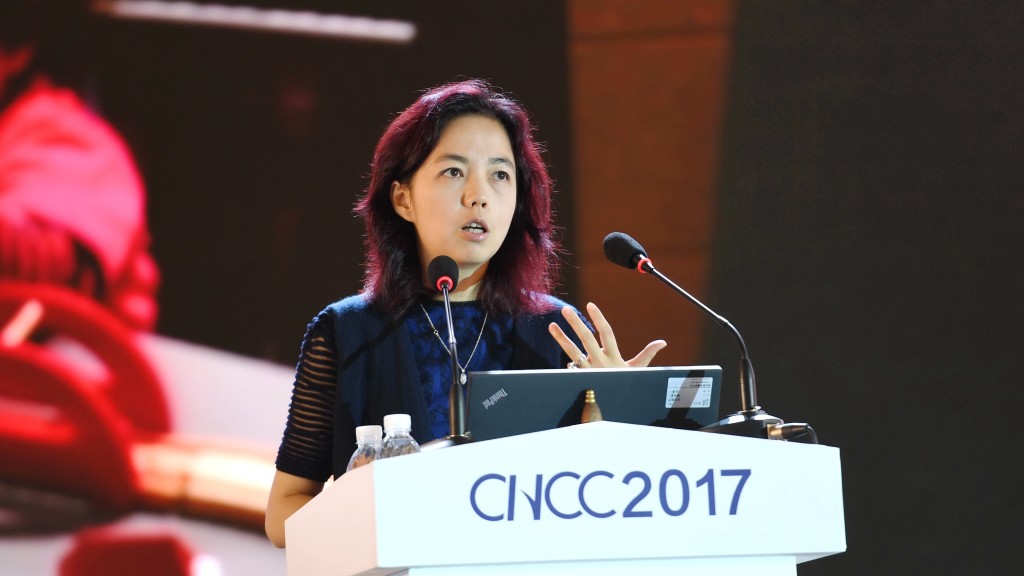 李飛飛受邀在2017中國計算機大會做特邀報告。 新華社 李飛飛受邀在2017中國計算機大會做特邀報告。 新華社