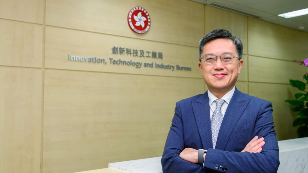 專訪︱半年即轉政策局 蔡傑銘被稱「官場Fit馬」：視工作為使命