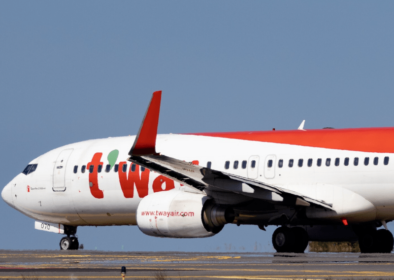 德威航空客機有乘客的「尿袋」起火。德威航空FB