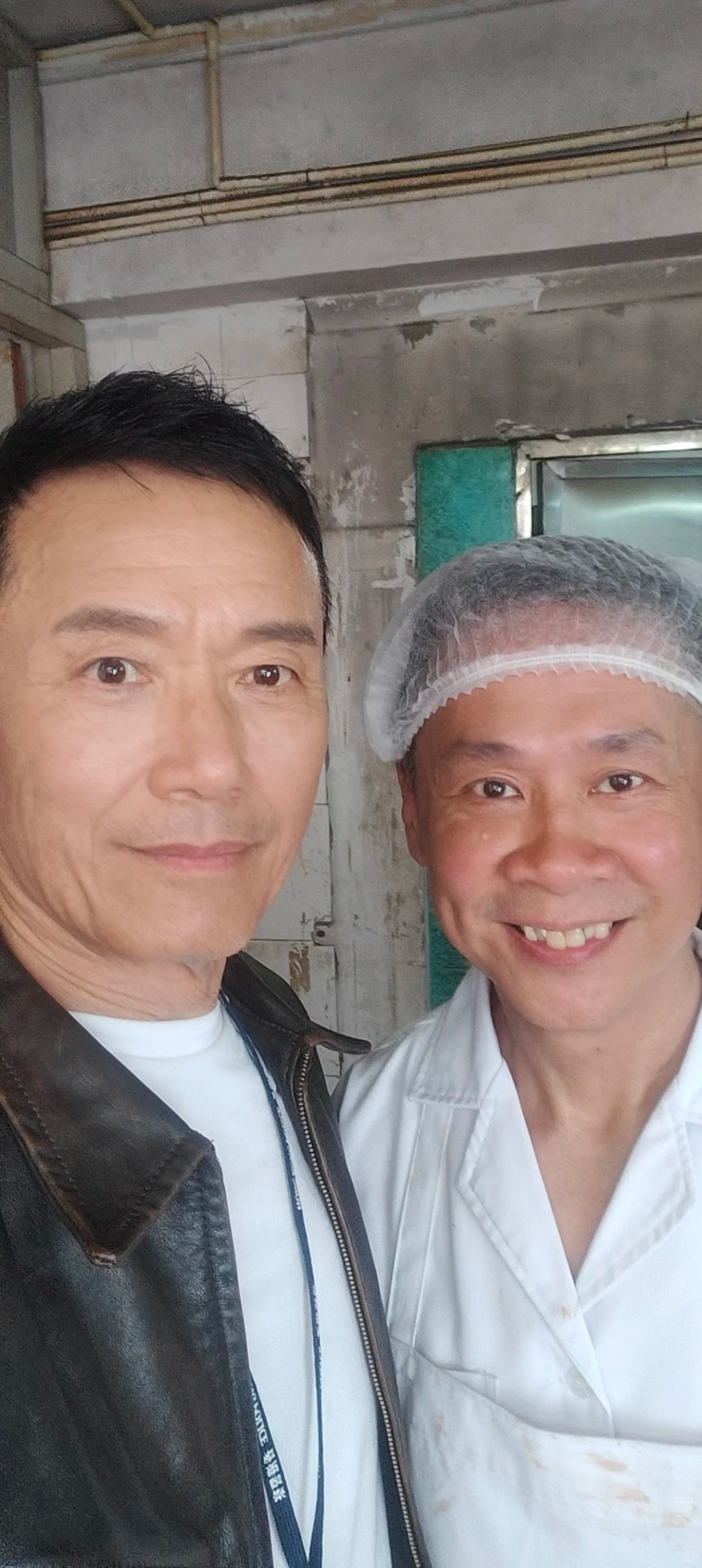 演員劉雲龍(右)大爆日前問苗僑偉合照的過程,爆曾被一口拒絕,只因三哥不想影響拍攝。 演員劉雲龍(右)大爆日前問苗僑偉合照的過程,爆曾被一口拒絕,只因三哥不想影響拍攝。