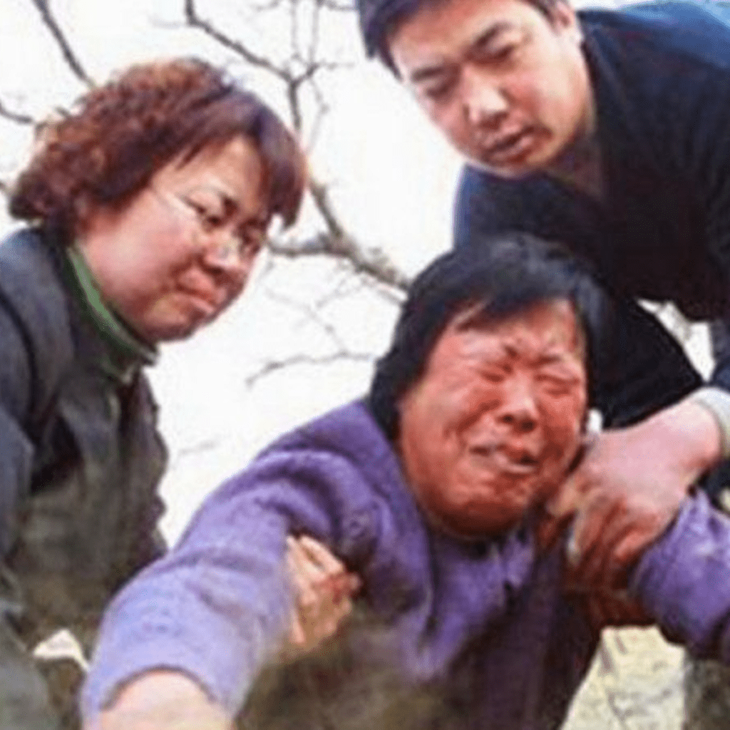聂树斌被枪决，家人悲痛流泪。