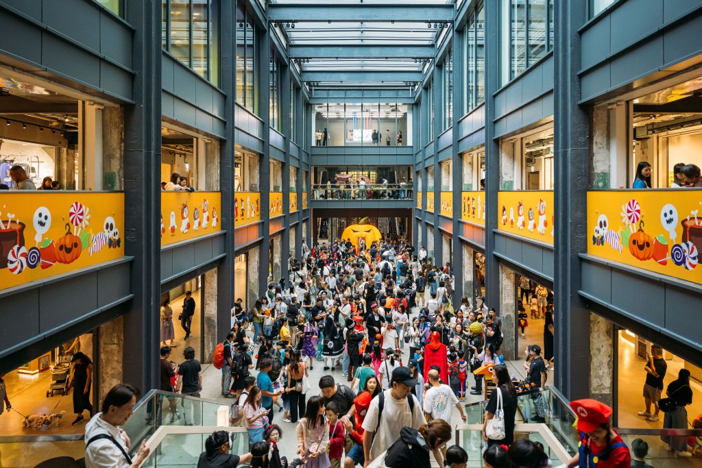南豐紗廠於10月18、19、25、26日一連兩個周末,準備了一系列好玩有趣的遊戲和親子工作坊。 南豐紗廠於10月18、19、25、26日一連兩個周末,準備了一系列好玩有趣的遊戲和親子工作坊。