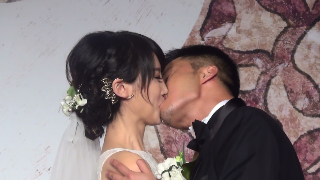 吳京2013年與內地知名主持人謝楠結婚。