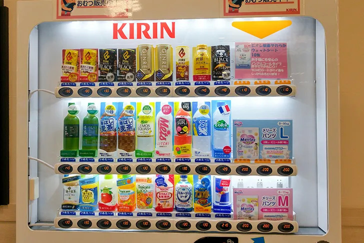 日本的自動販賣機到處皆是。明石じゃーなる