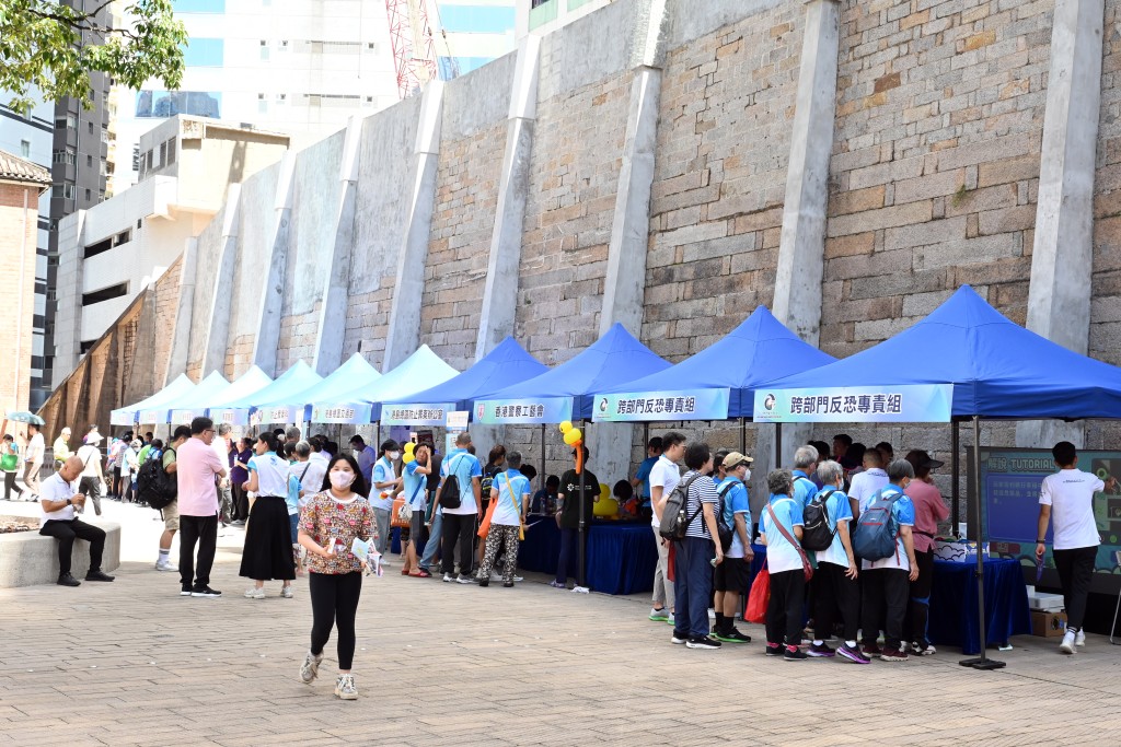 中区警区耆乐警讯名誉会长会亦于大馆举行「社区安全推广日」。