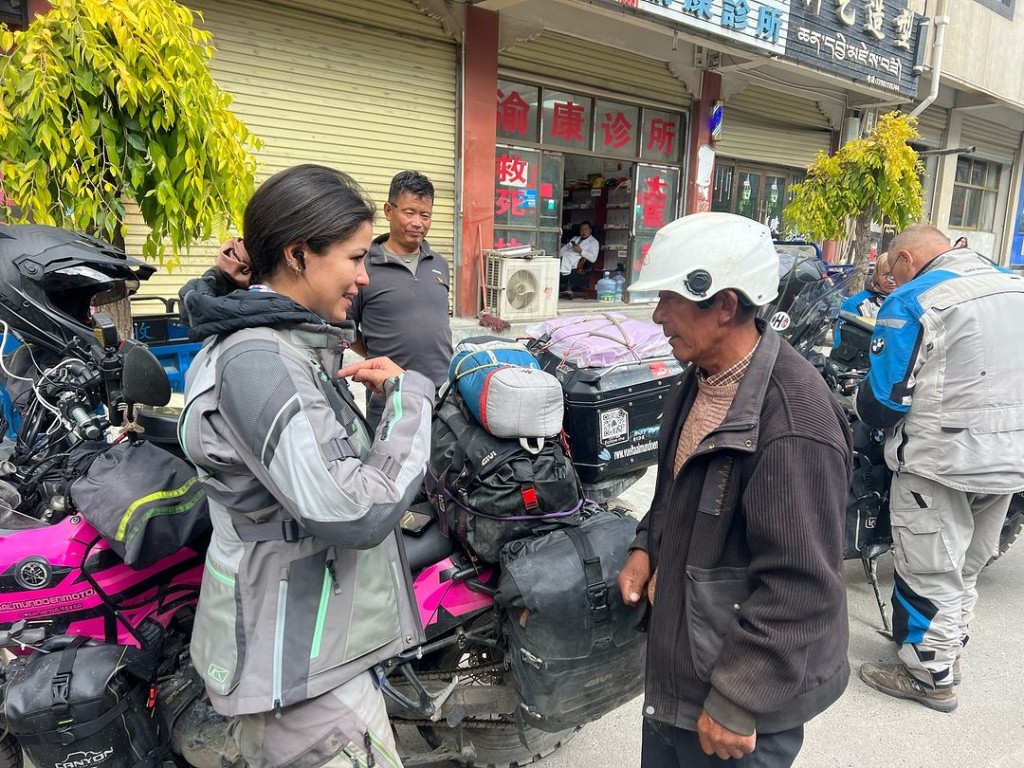 Nanda表示，在当地旅游需要一名导游，导游可以降低很多事情的成本。（IG@fernanda.4ever）