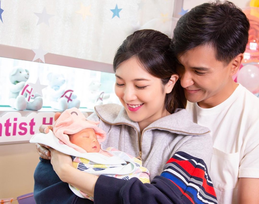 單文柔於2019年誕下愛女「小豬比」陳諾瑤。